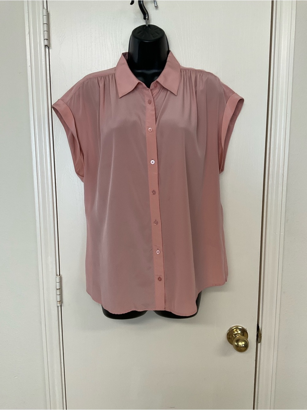 ANTONIO MELANI Dusty Rose Short-Sleeve Button-Down Blouse